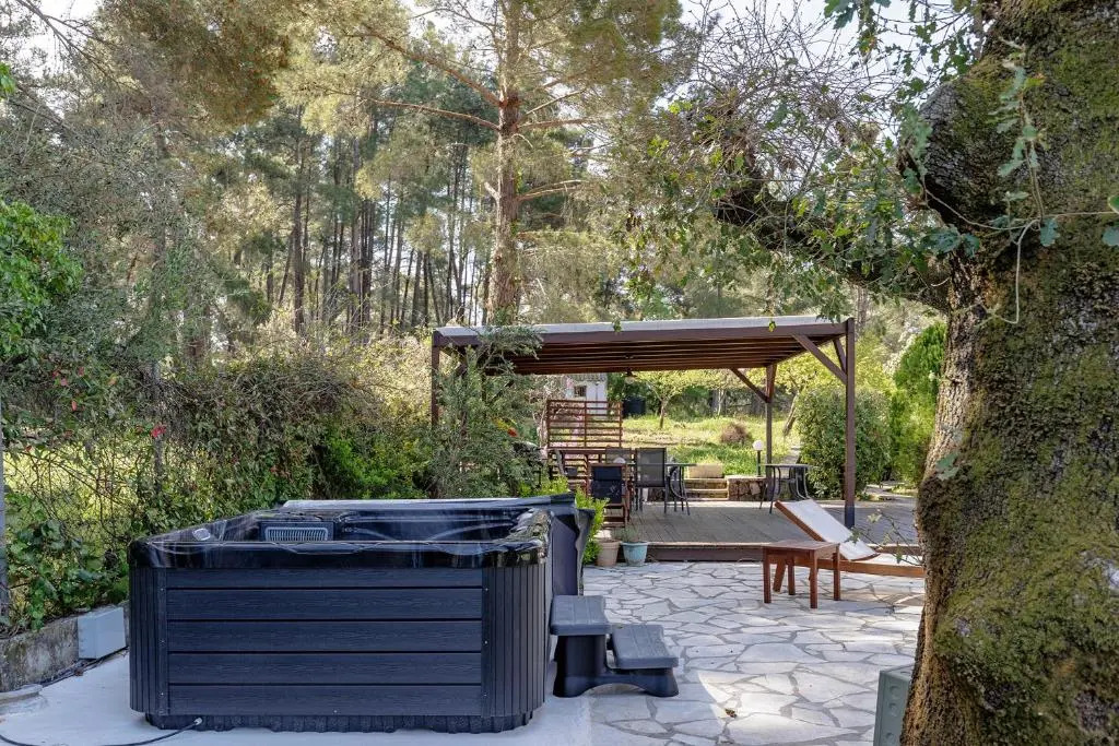 Spyrelia Villa with Private Pool & Outdoor Hot Tub