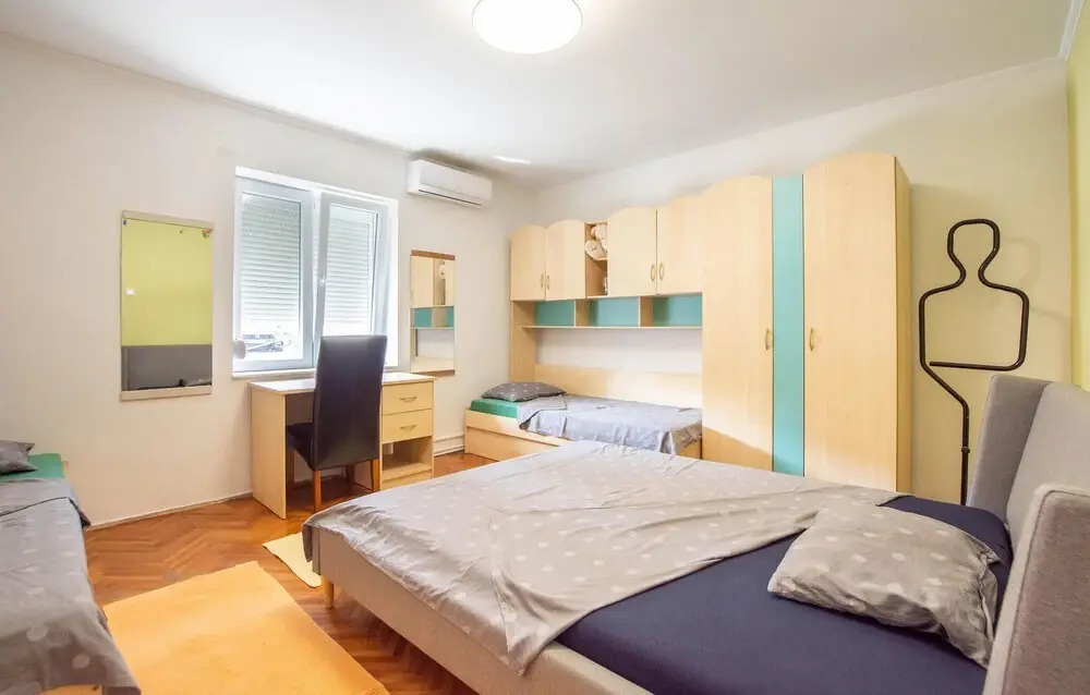 Amazing Apartment in Split With 3 Bedrooms, Wifi and Indoor Swimming Pool