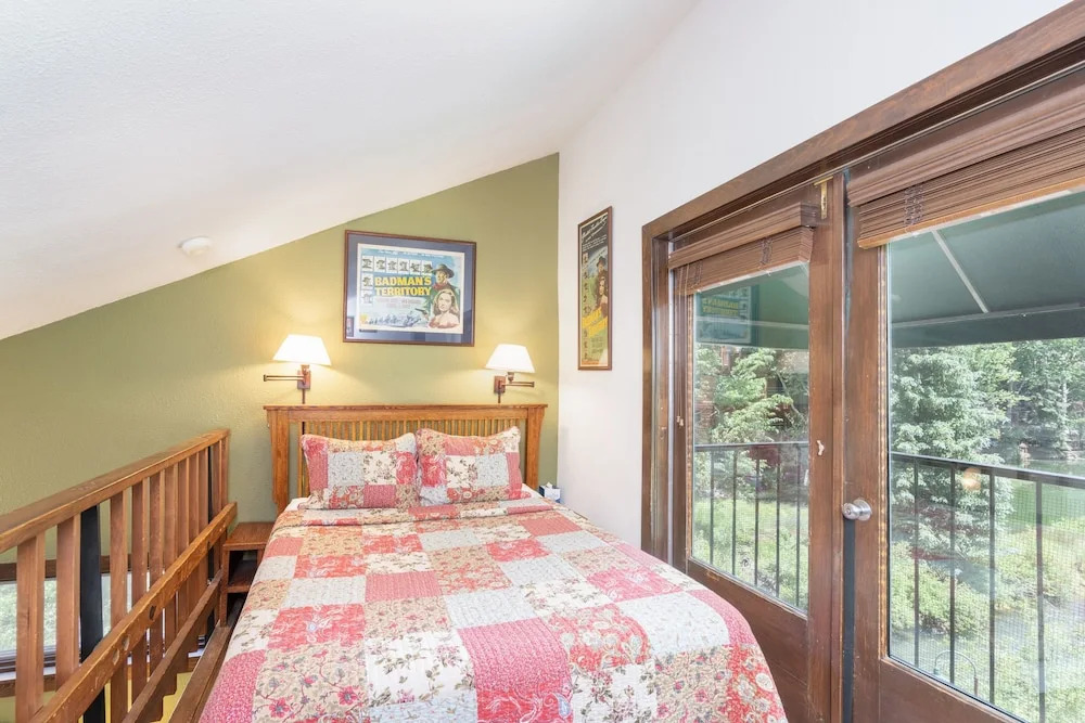 Manitou Lodge 5 by Alpine Lodging Telluride
