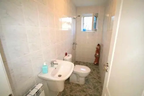 Pelican Lake Guesthouse