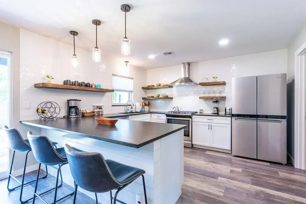 Zander Haus 3 Bedroom Home by RedAwning