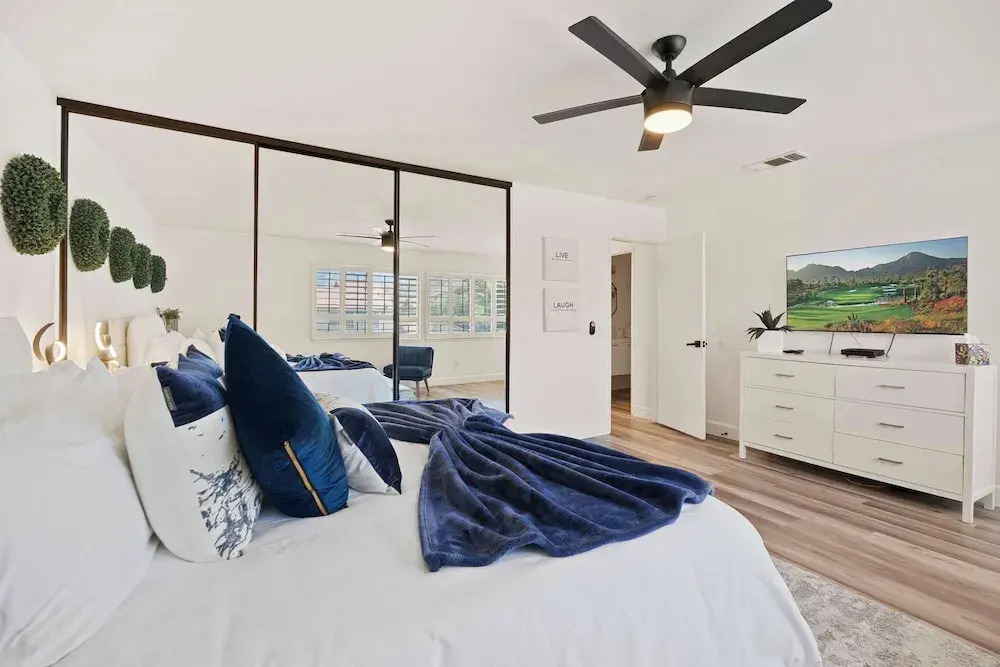 The 14th Fairway Delight 4Bd W/community Pool!