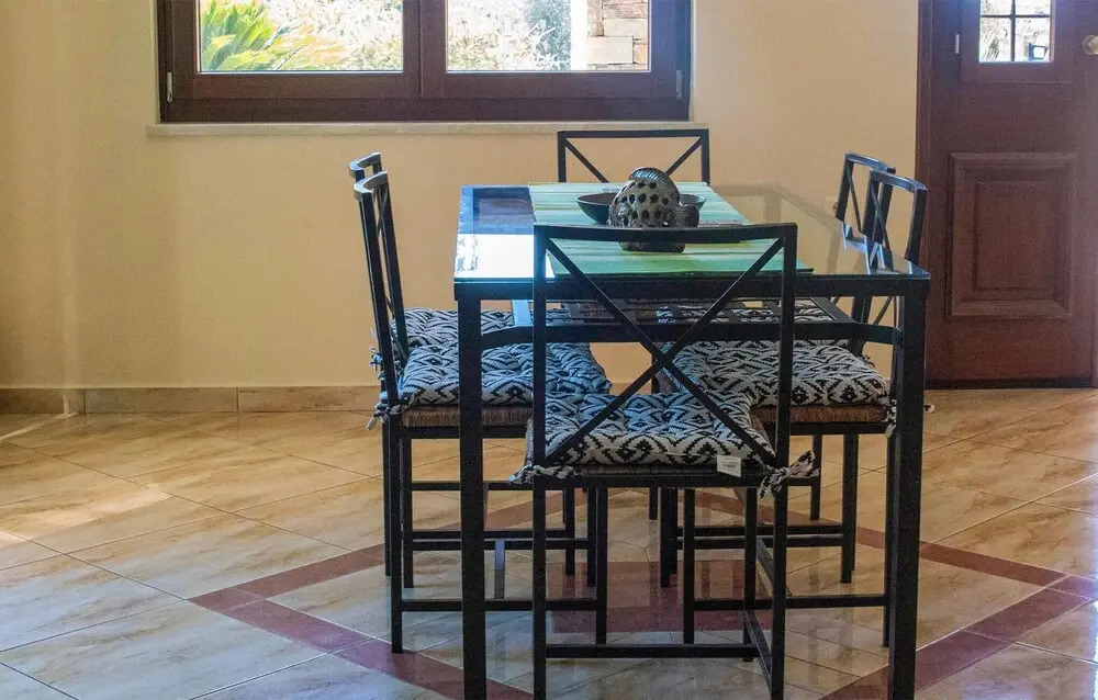Nice Home in Volos With 4 Bedrooms and Wifi