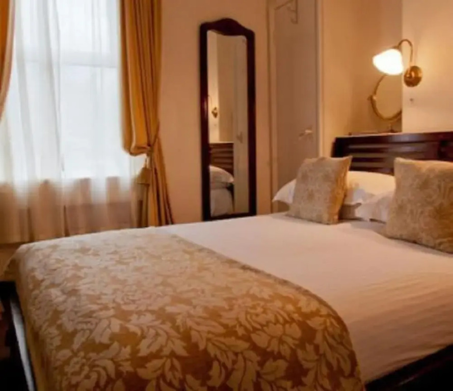 Crescent Guest House