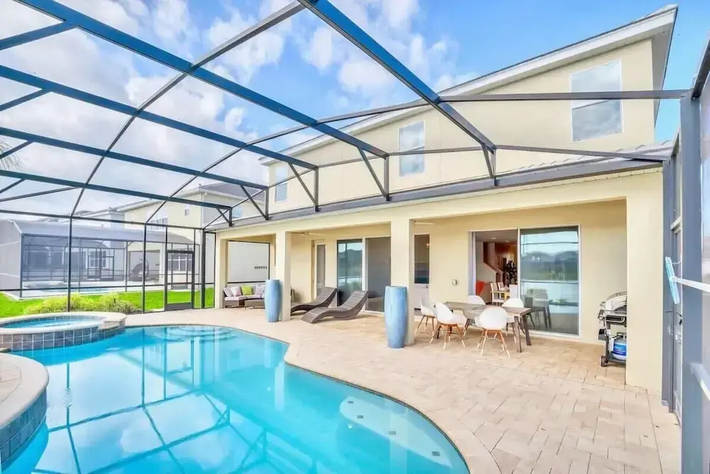 19 Guest Home w Pool Hot Tub Cinema BBQ