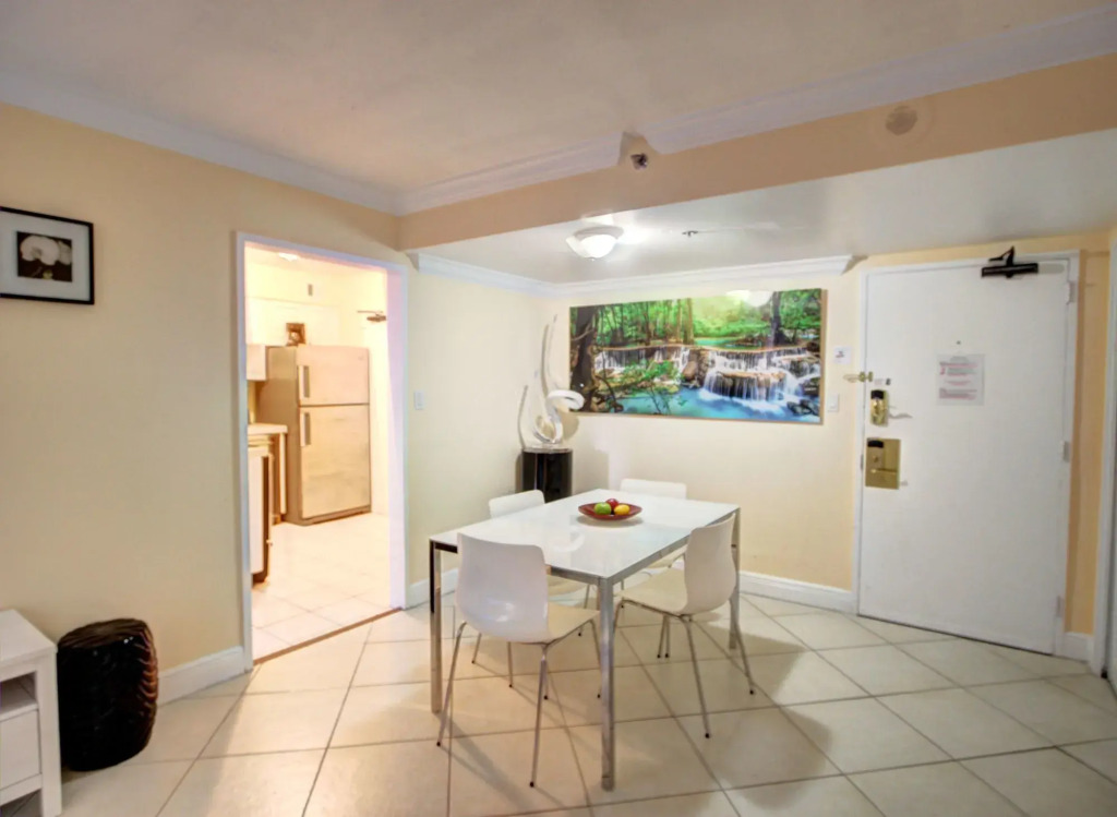Deluxe Apartments by South Florida Vacations