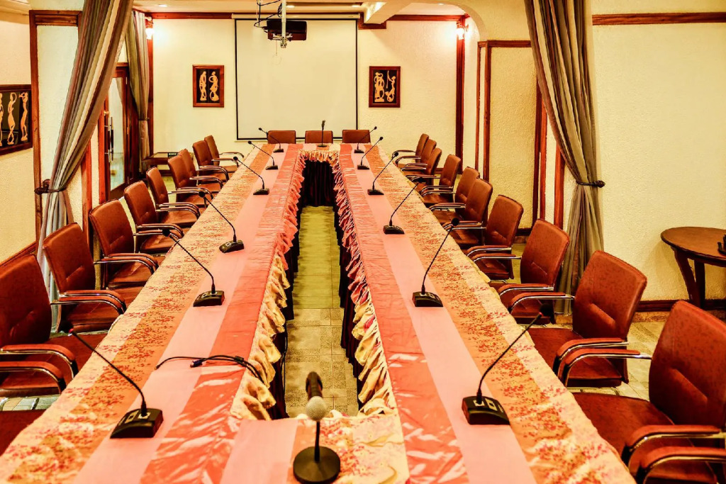 Cari Hotel