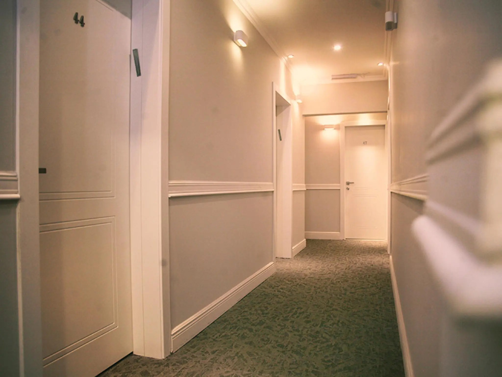 Lenis Hotel