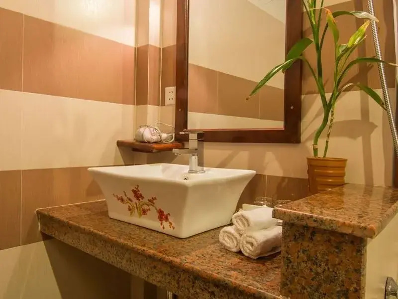 Golden Chenla Hotel and Restaurant
