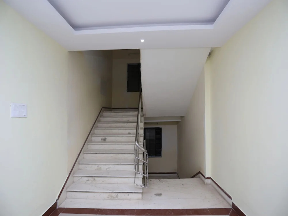 OYO 24968 Hotel Mpr