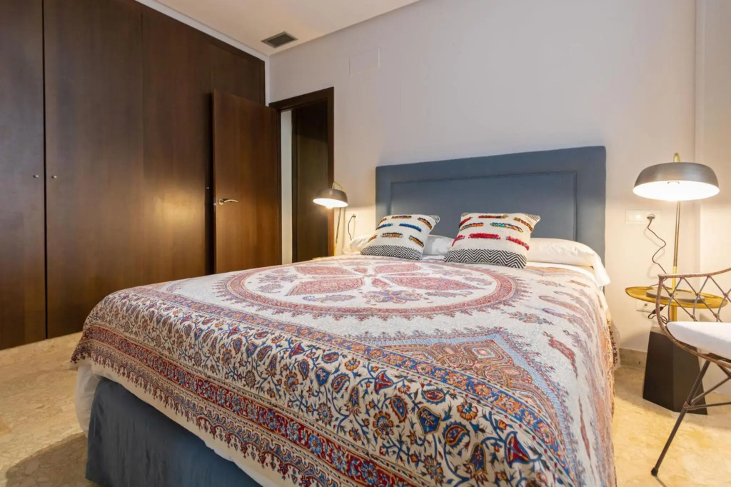 Alkazar Gardens Old Town 6 pax