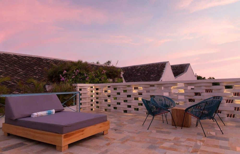 NOK Luxury Colonial Villa 6BR With Pool, Staff & Breakfast at Getsemani