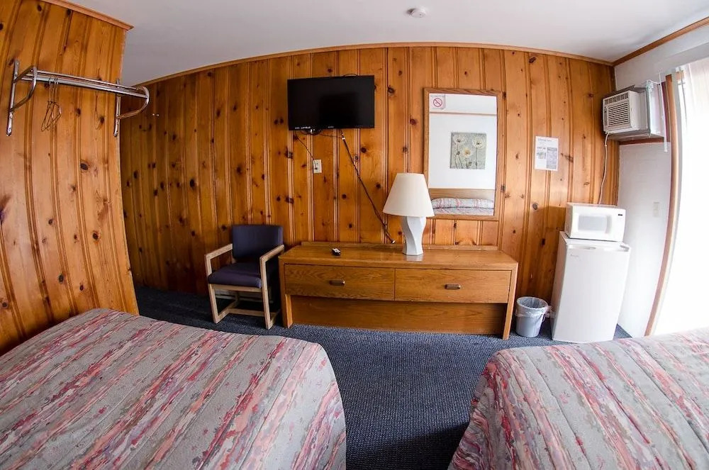 Twi-lite Motel