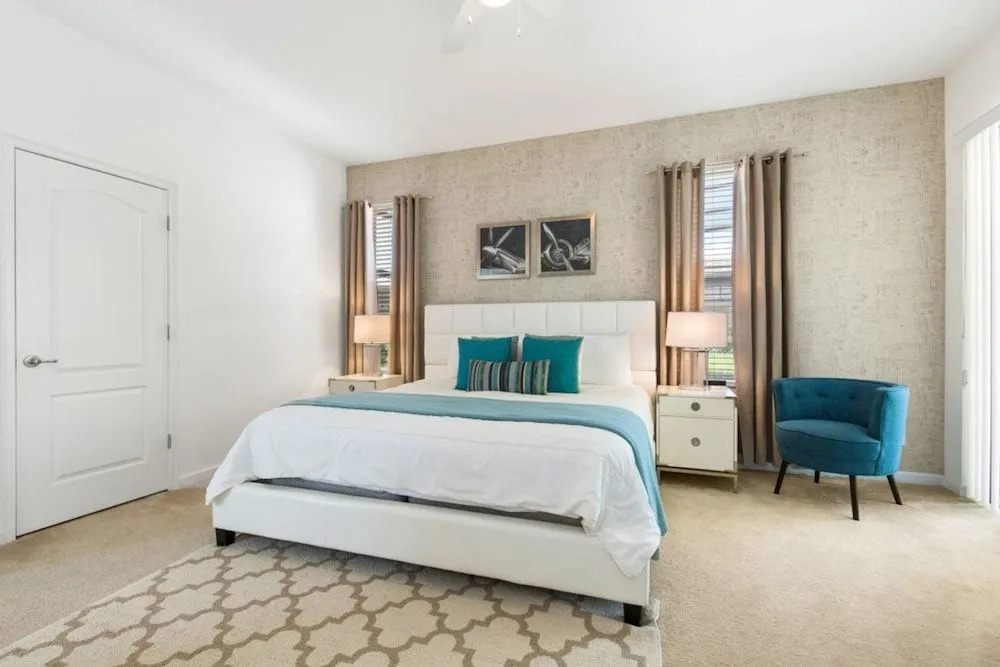 Solterra - 4148 Oaktree Drive