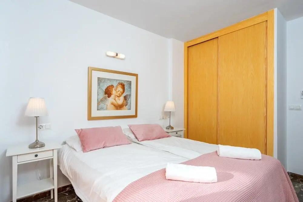Stunning flat with open pool