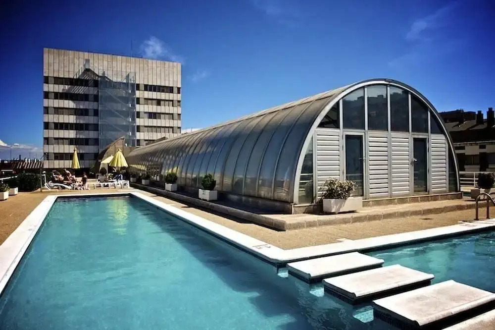 Eurobuilding II Lujo Vintage by Allô Housing