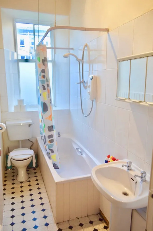 3 Bedroom Bruntsfield Flat