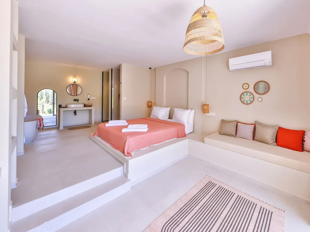 Kairos Hotel
