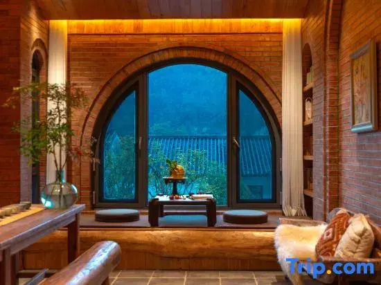 Hot Spring Forest Healing Art Homestay