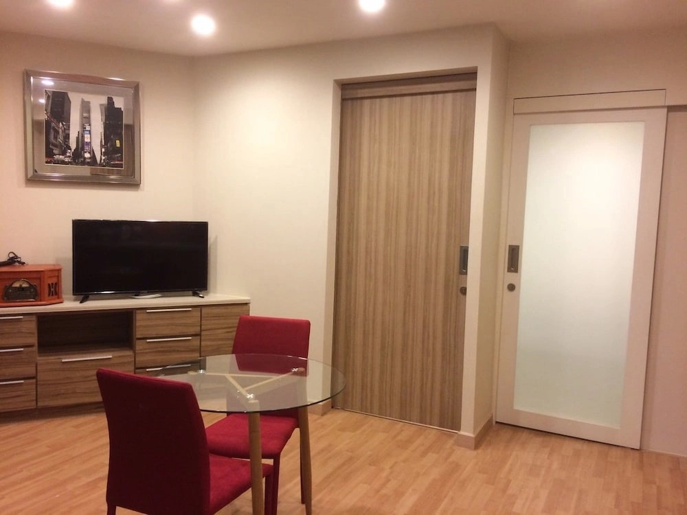 IM Chinatown Residence Yaowaraj Bangkok Watmungkorn MRT Station