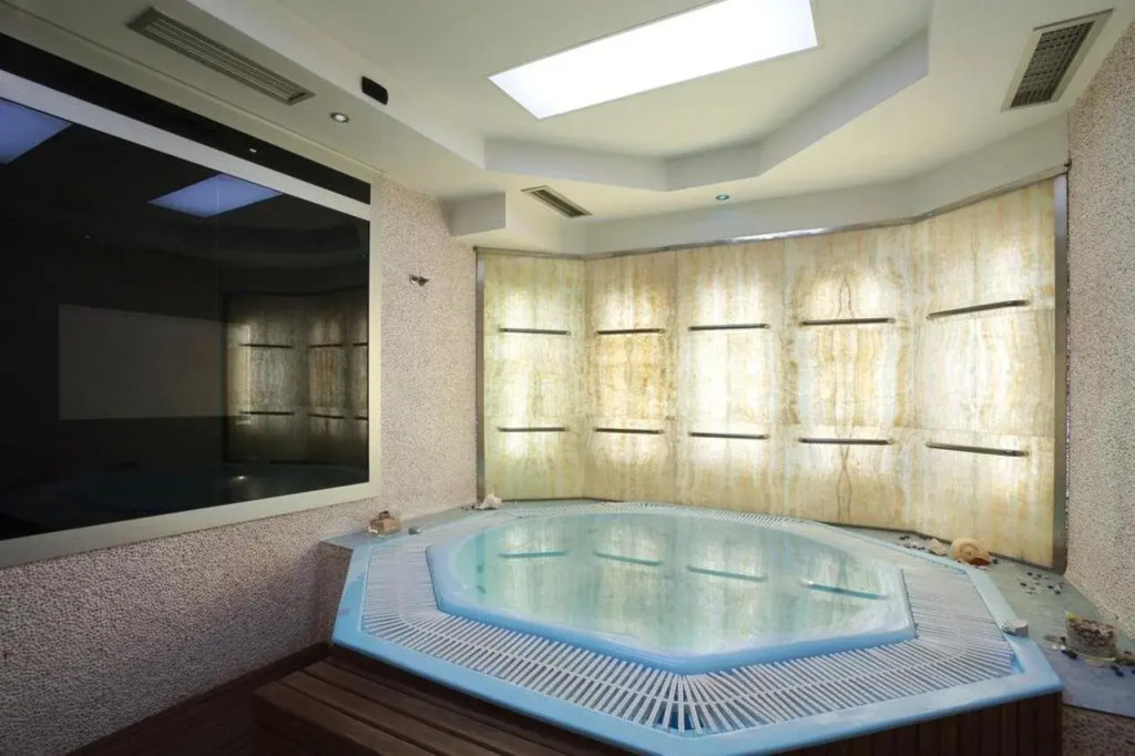 Garni Hotel Crystal