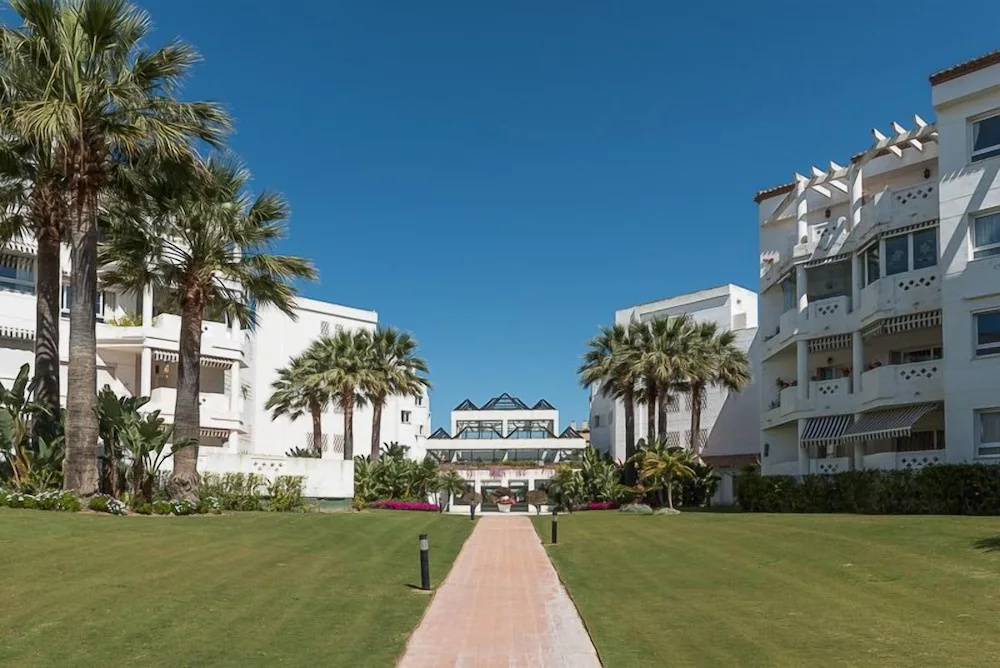 Beach Front apartment in Puerto Banus
