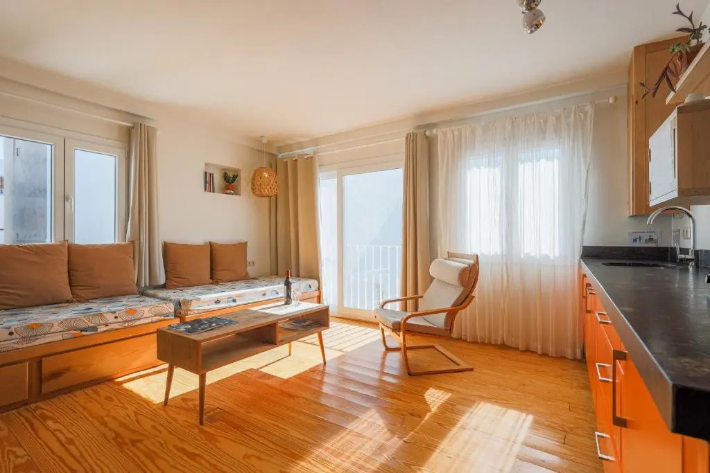 Cozy 1br Apt Recently Renovated in City Centre