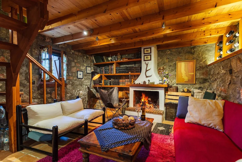 Escape in the Forest, Cosy Chalet with Home Cinema
