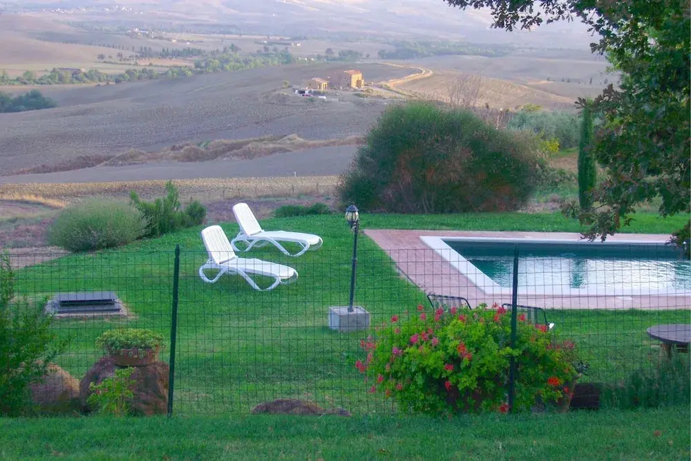 Villa Fonte allOppio con area piscina recintata
