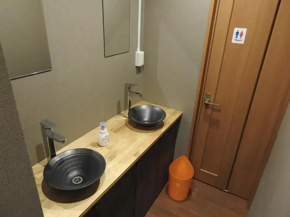 bnb+ Tokyo Tamachi - Hostel