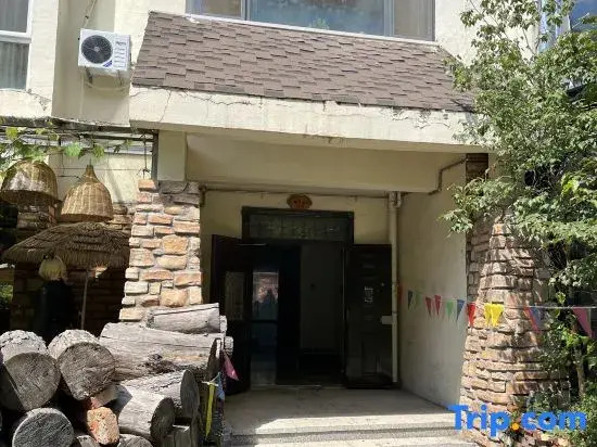 Xuedundun Homestay (Baishan Street Branch)