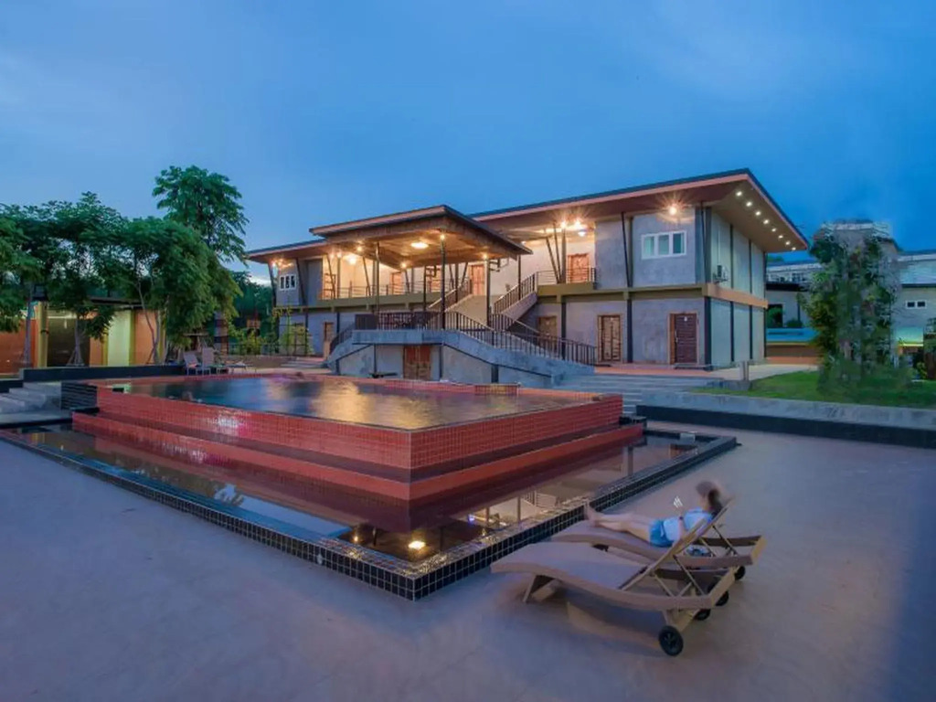 Riverpool Resort