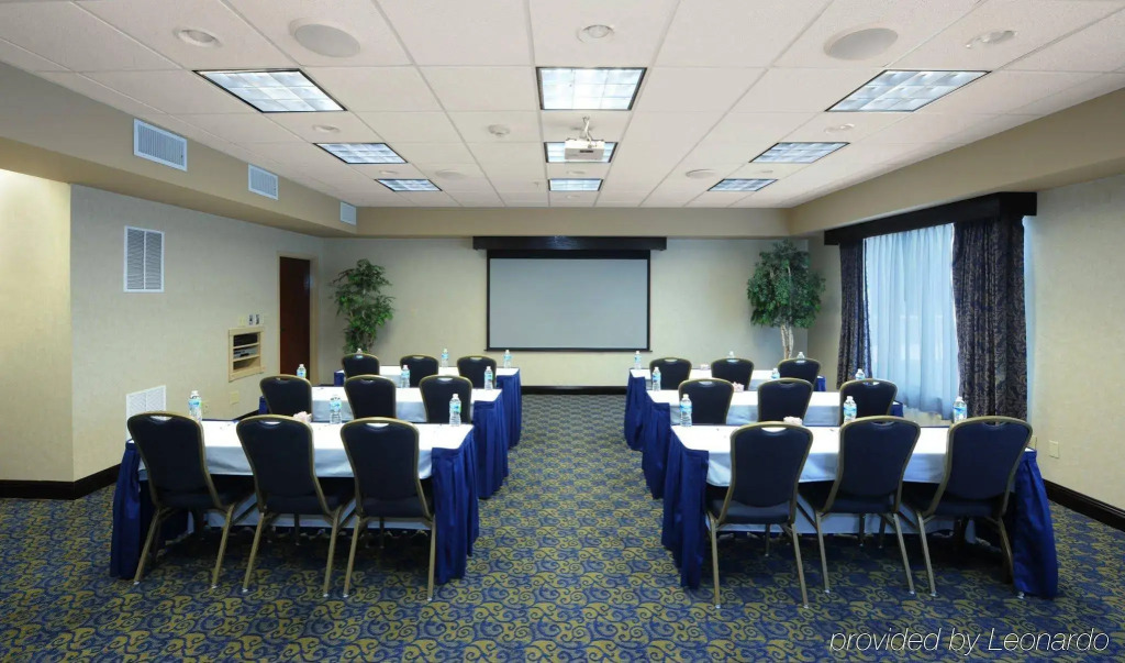 Holiday Inn Express & Suites Atlanta Perimeter Mall Hotel by IHG