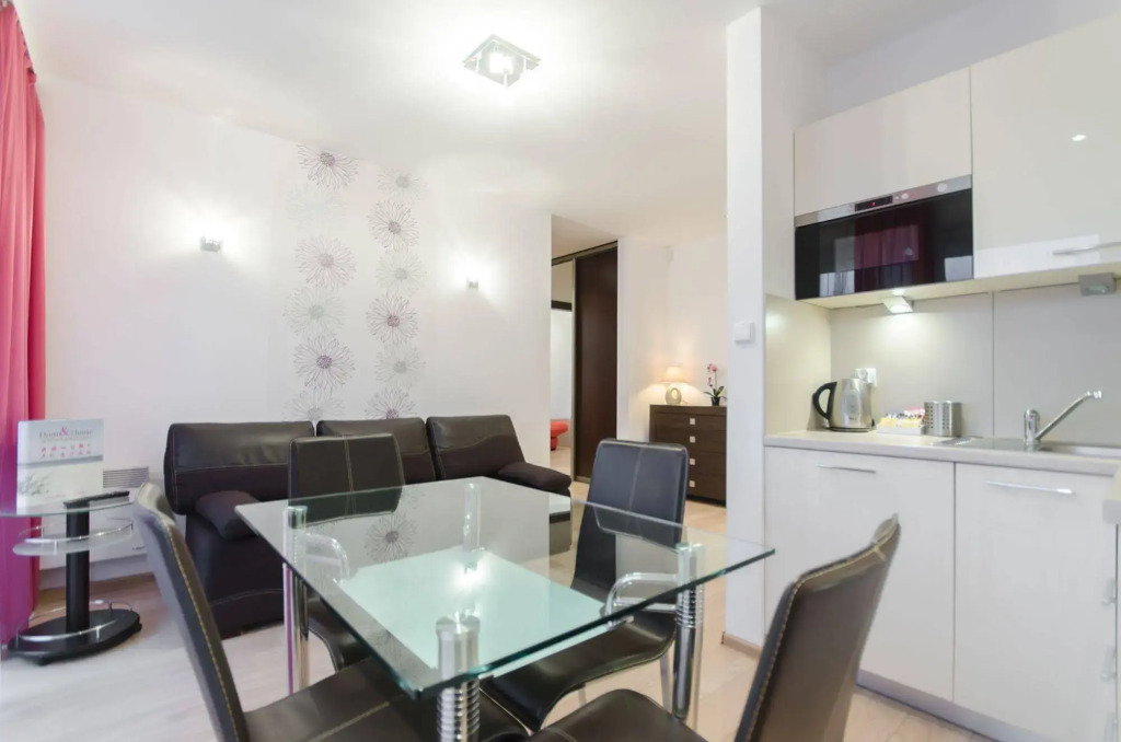 Sunrise apartments close to the beach & by Noclegi Renters