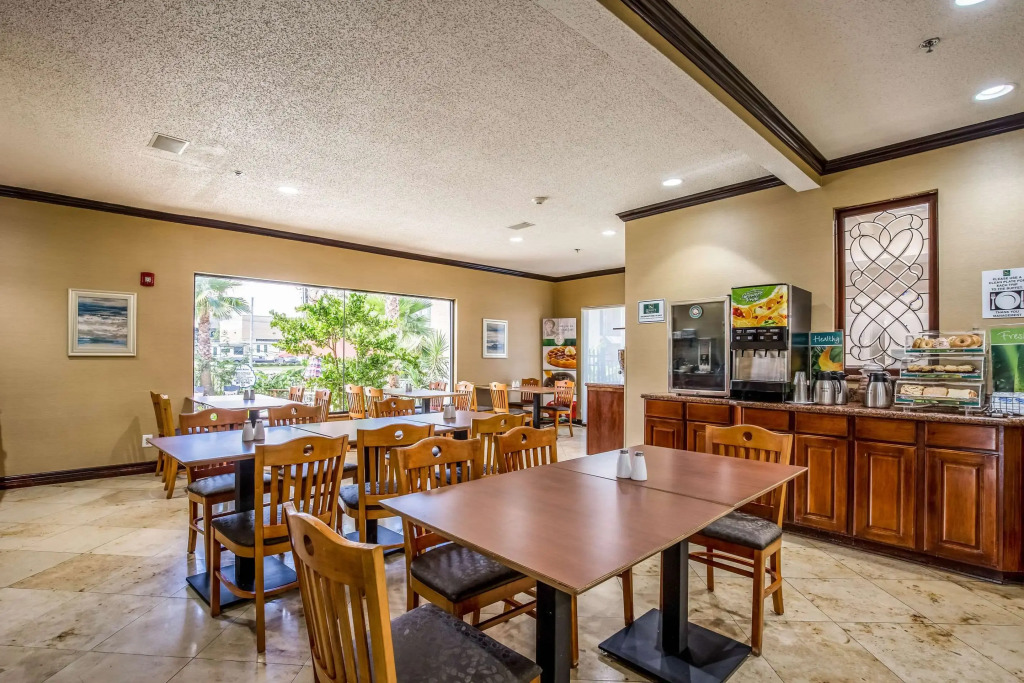 Quality Inn & Suites Seabrook- NASA- Kemah