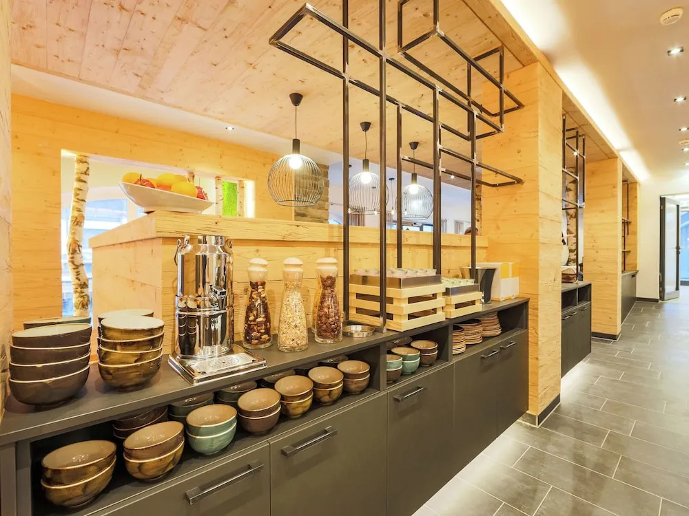 Lush Apartment in Kaprun with Sauna, Hot Tub & Views