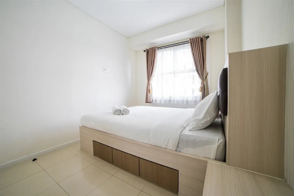 Serene & Cozy Apartment at Parahyangan Residences
