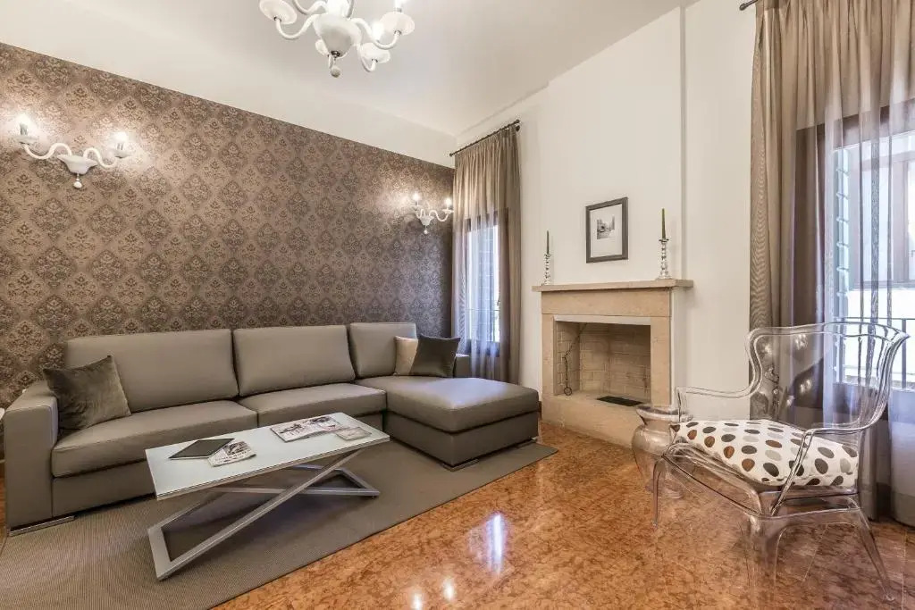 Ca del Monastero 1 Collection Apt for 4 Guests with Balcony and Lift