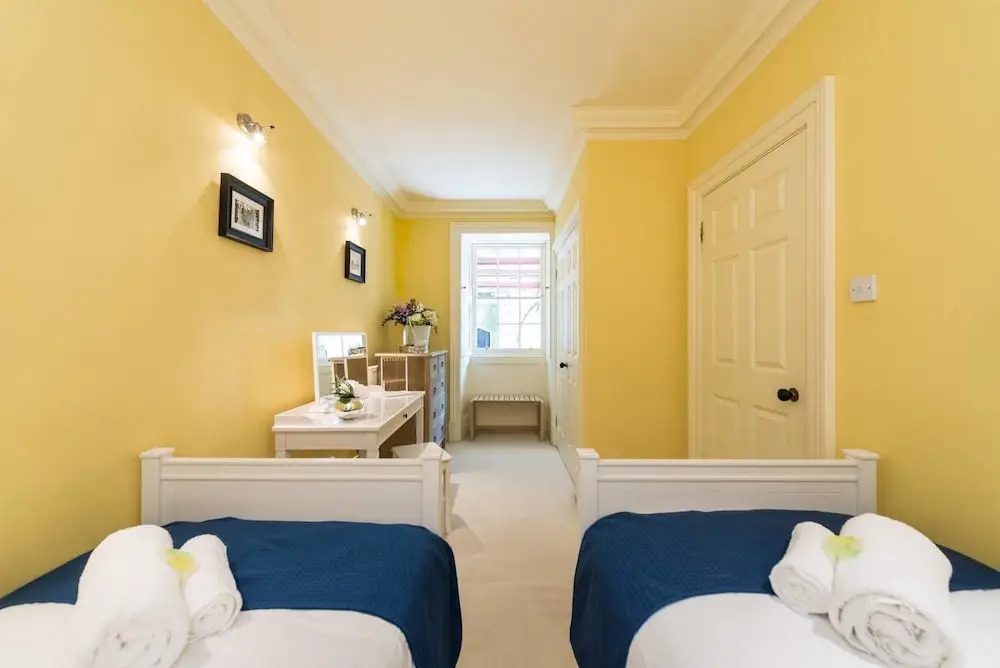 JOIVY Luxury Carlton Terrace Main Door Apartment