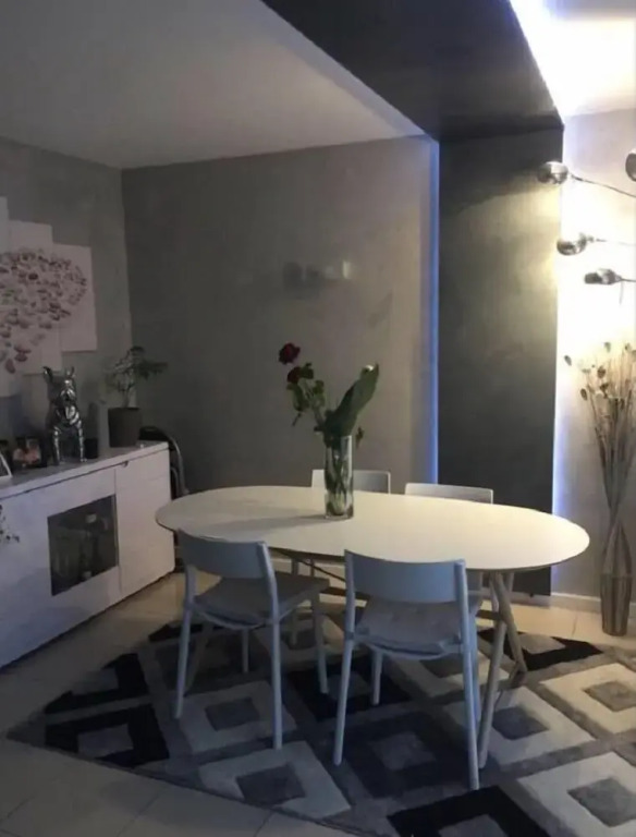 Une chambre dans un appartement, chez l’habitant