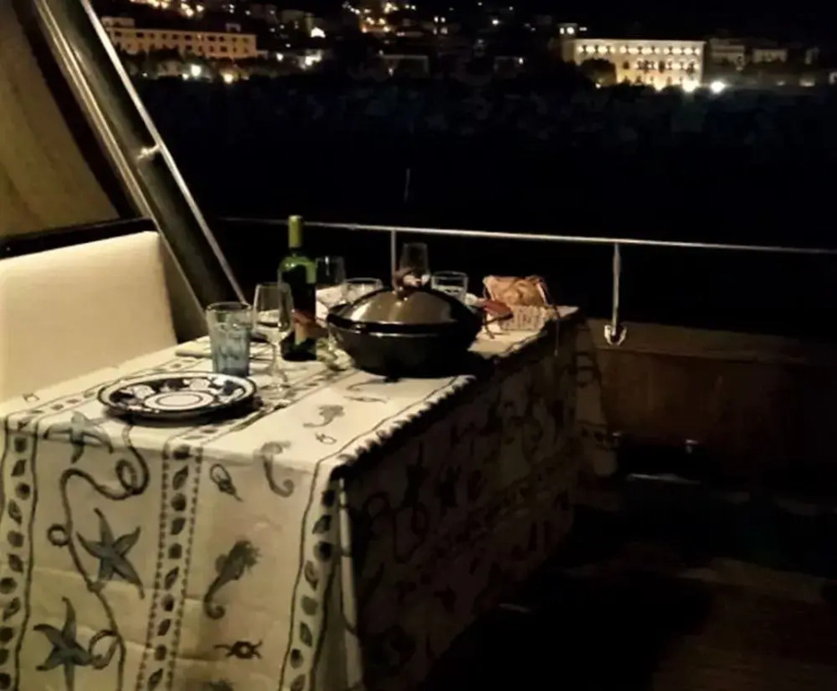 Yacht Akhir Cruise - Amazing Boat At Salerno'S Port With 3 Bedrooms An