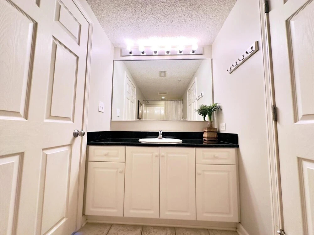 Barefoot Resort N Tower 509 4 Bedroom Condo by RedAwning