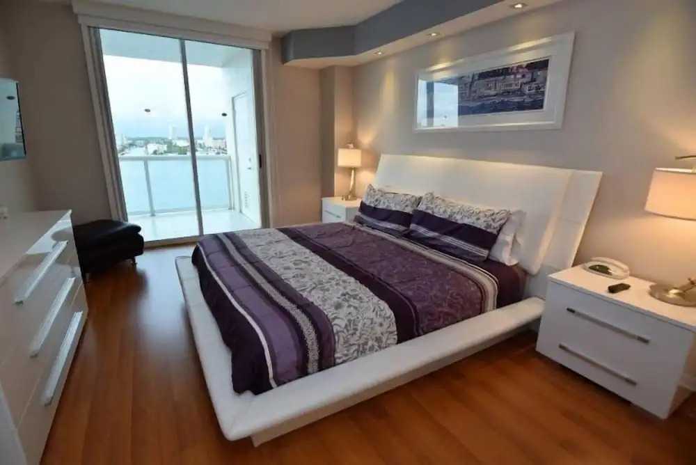 Spectacular Bay View 2 Bed 2 Bath @ Golden Bay Sunny Isles Beach