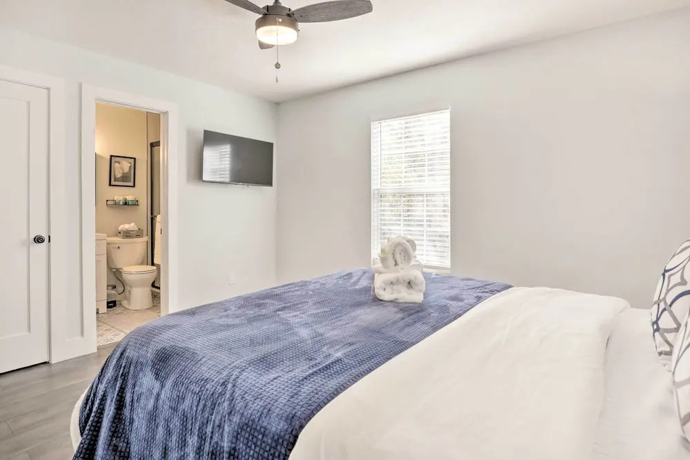 Modern Florida Home ~ 5 Mi to Surfside Park!