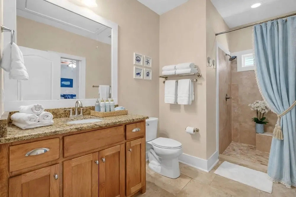 7018 Rookery 3 New Listing 2 Pools 1 min to Beach