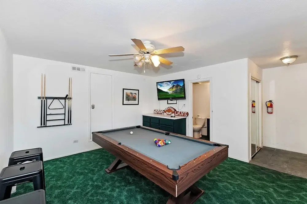 Mountain Palette by Avantstay Hot Tub, Game Room, Deck, Sweeping Views!