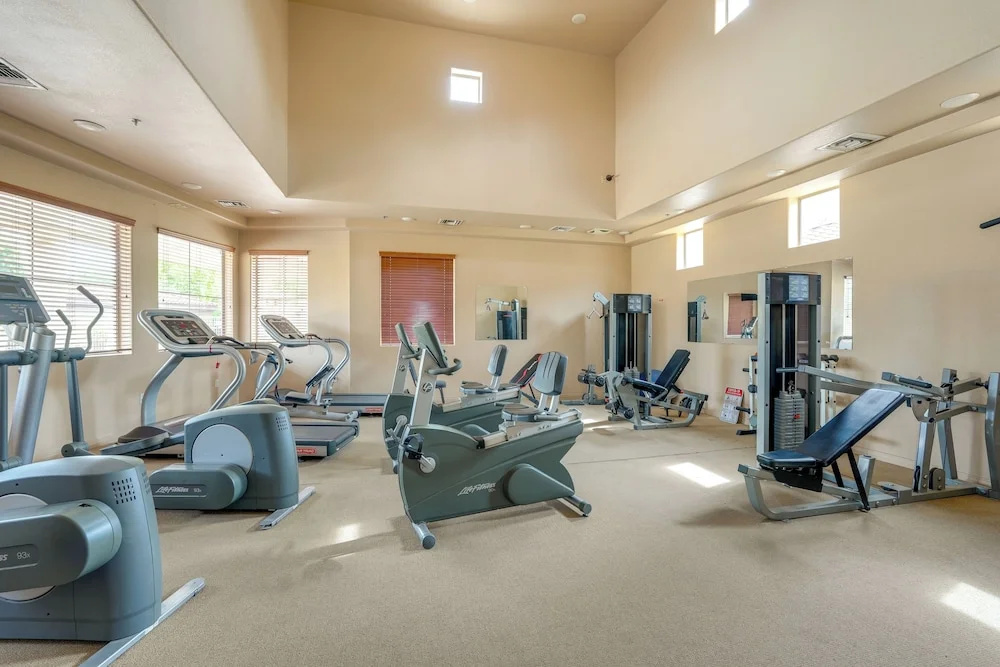 Resort-style Pools & Hot Tubs! Mtn-view Mesa Condo