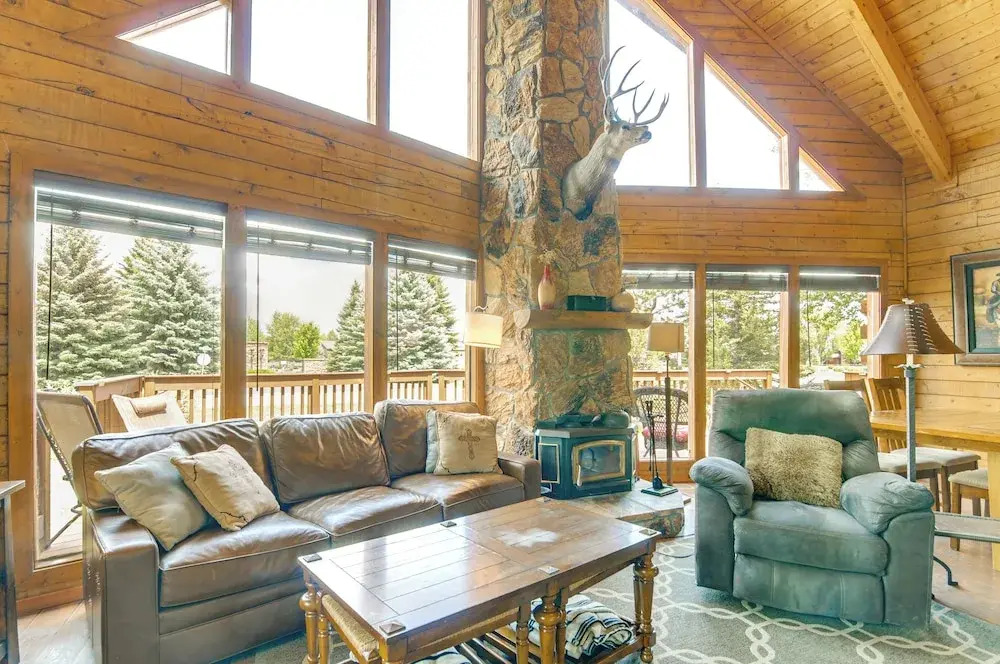 Rustic Pagosa Lakes Cabin w/ Deck & Grill