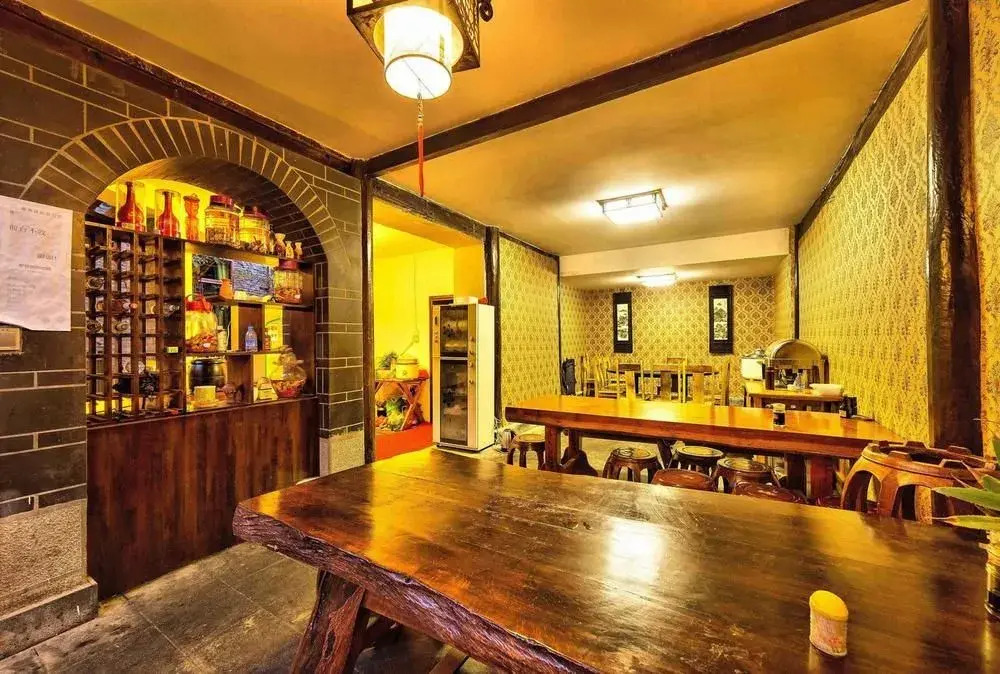 Donghe Inn