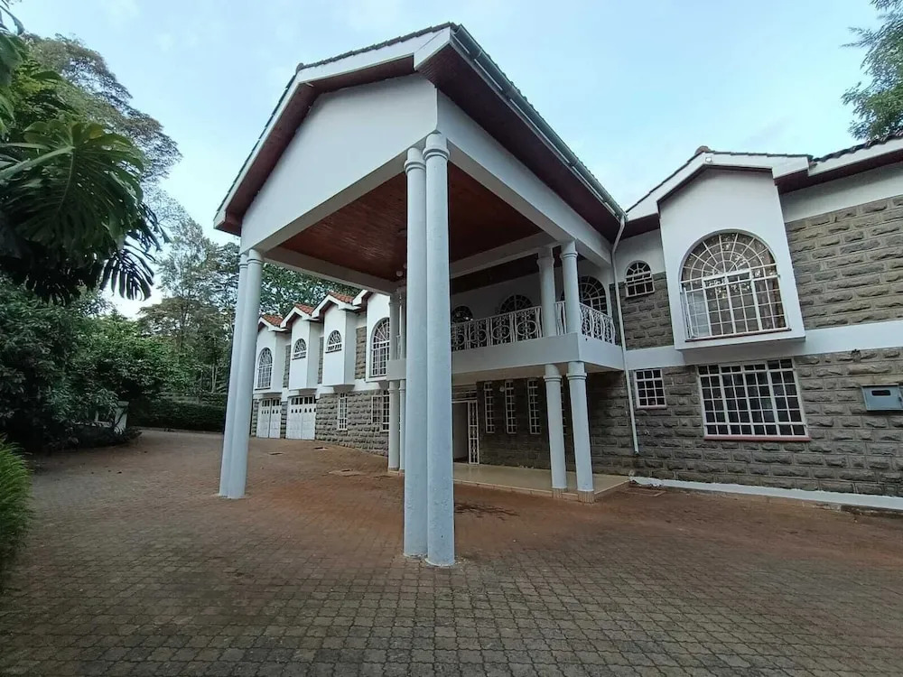 Lux Suites Karen Family Bungalow